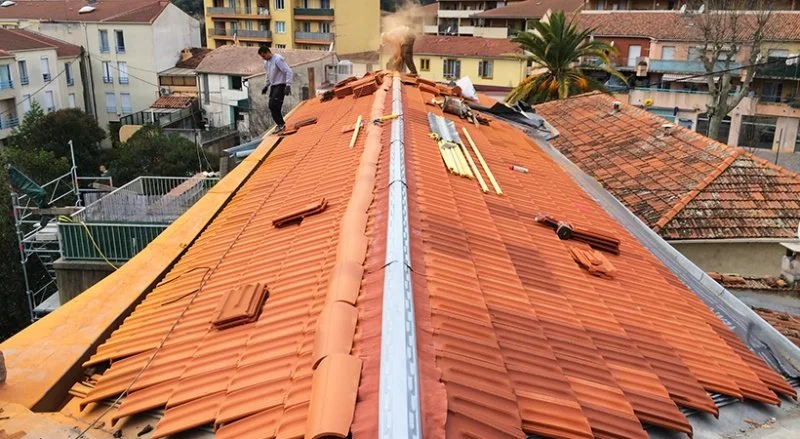 Pose de tuiles de Marseille à Nice – La Trinité — photo 4 sur 9 — CEG TOITURE