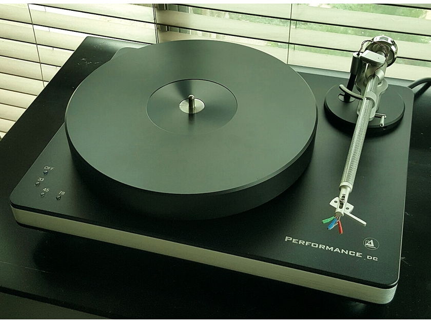 Clearaudio Performance DC w/Verify 'arm, frictionless tonearm and levitating patter