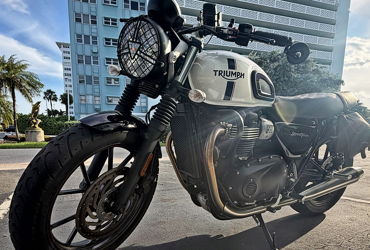 2018 TRIUMPH STREET TWIN motorcycle for rent near Fort Lauderdale, FL