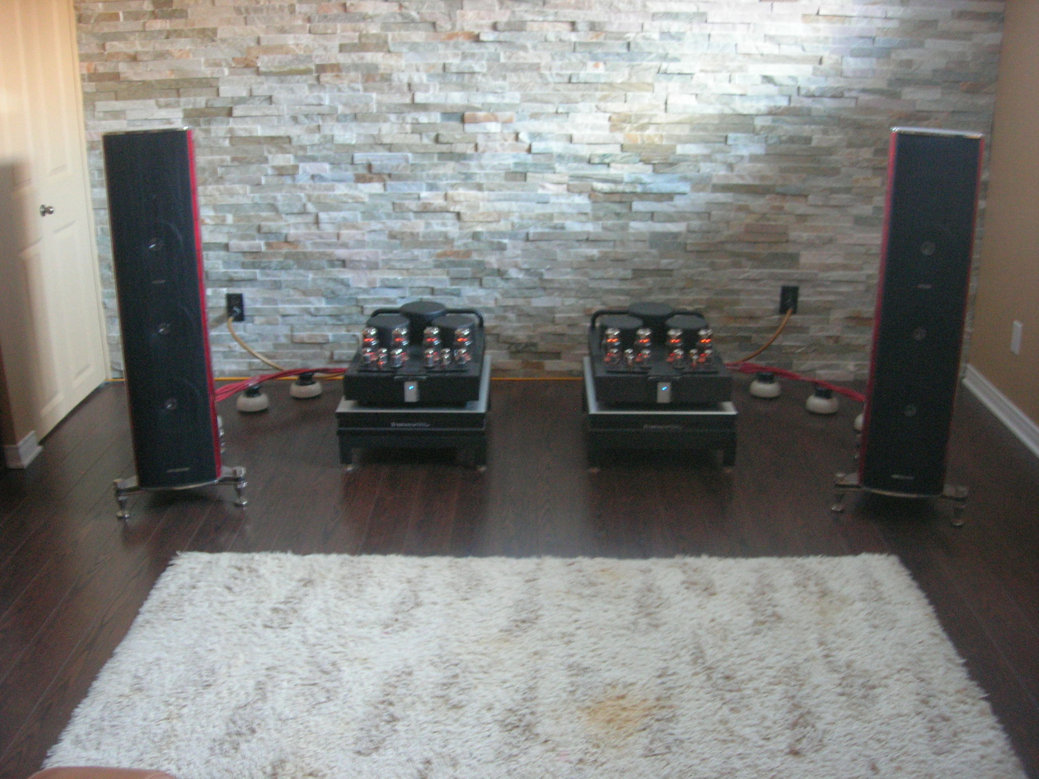 Sonus Faber Amati Futura powered by BAT VK-150SE