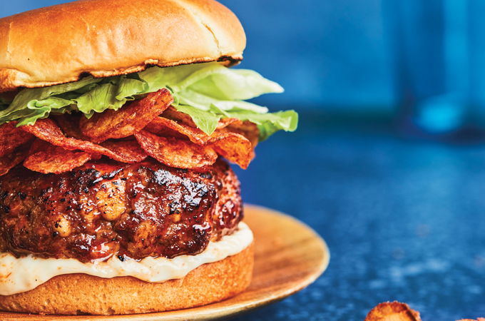 Burgers au fromage en grains et au bacon