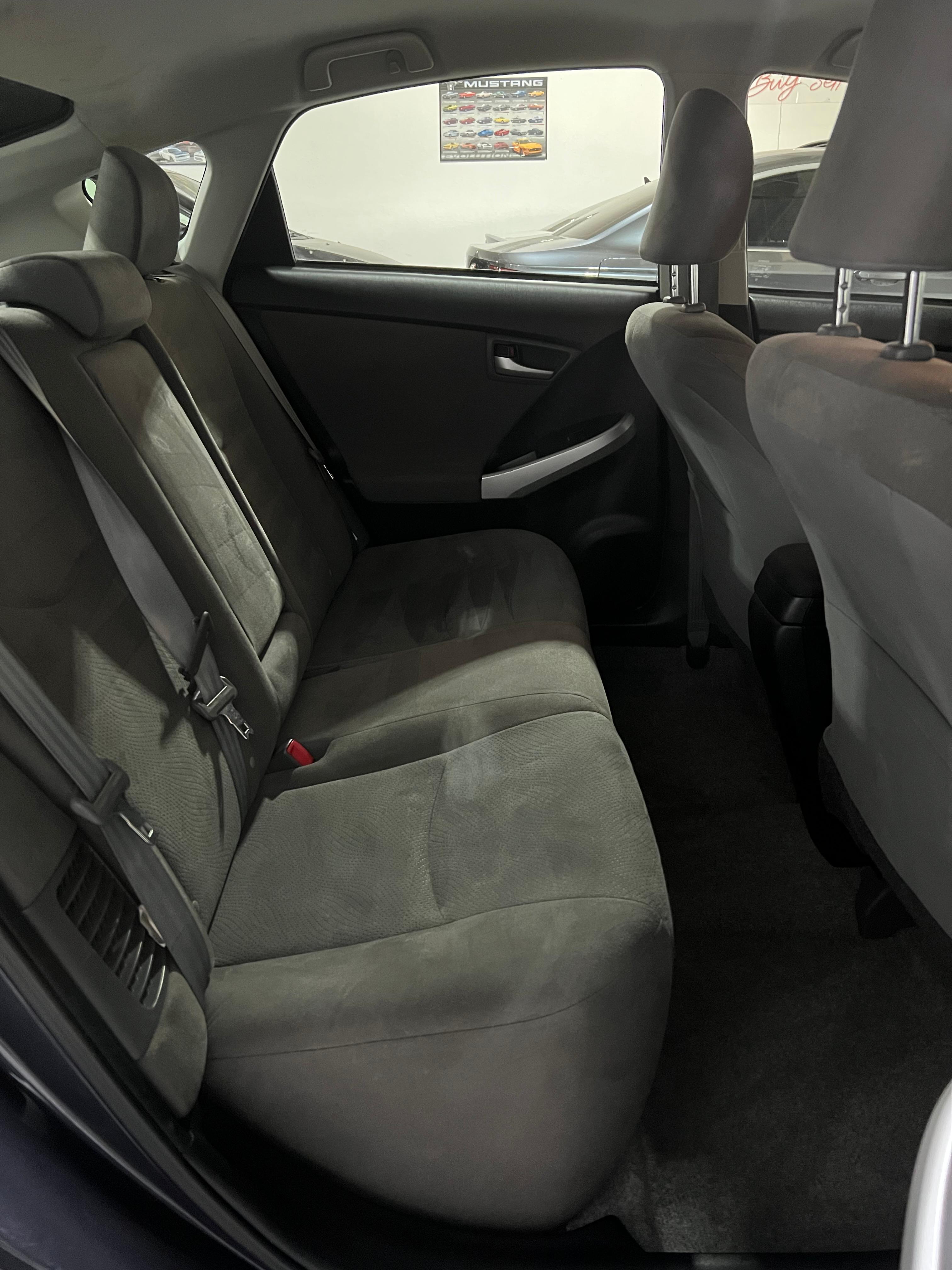 2014 Toyota Prius Plug-In Hybrid 11