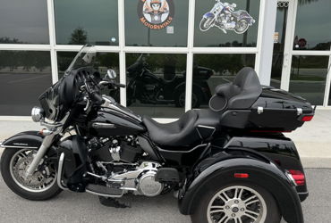 2021 HARLEY-DAVIDSON TRI GLIDE ULTRA motorcycle for rent near Daytona Beach, FL