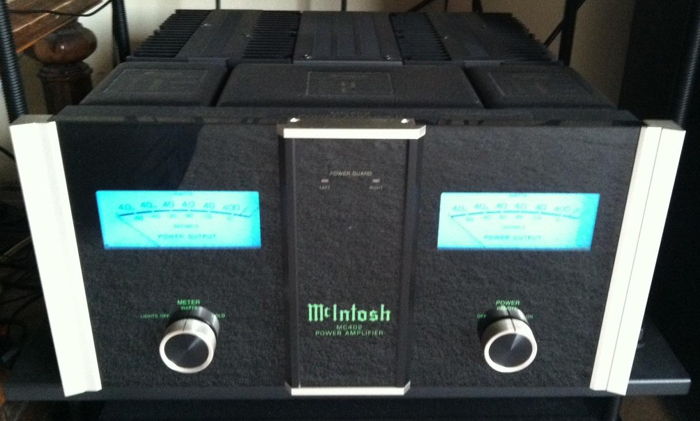 McIntosh MC402 Amplifier Perfect condition, cannot find...