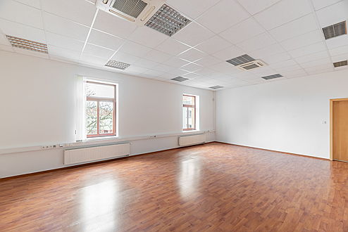  Praha 5
- Pronájem kanceláře v klidné lokalitě Dejvic, 180 m²