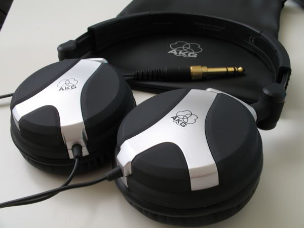 AKG K81 DJ Review Slant