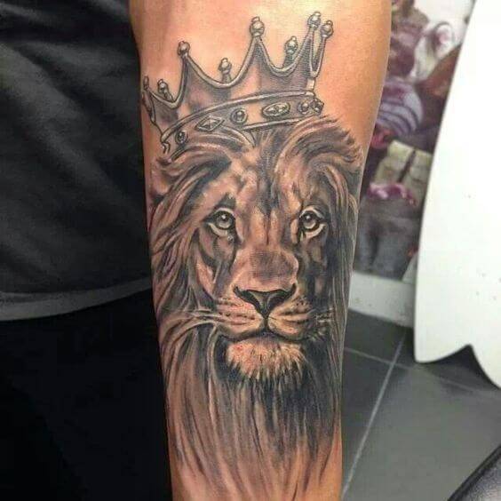 Tatouage Lion Couronne