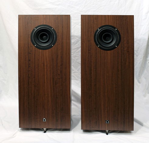 Omega Super 7 XRS Alnico speakers, single driver wonders, EKO walnut laminate finish