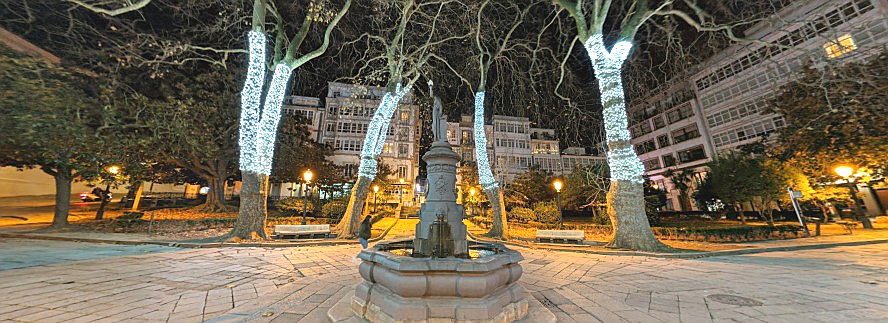  La Coruña, Espagne
- parte vieja Praza do Xeneral Azcárraga la Corruña.jpg