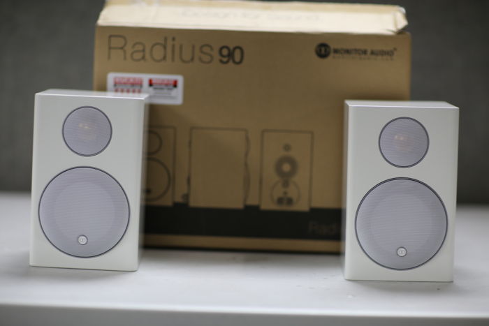 Monitor Audio  Radius 90 Bookshelf Speakers(pair) Autho...