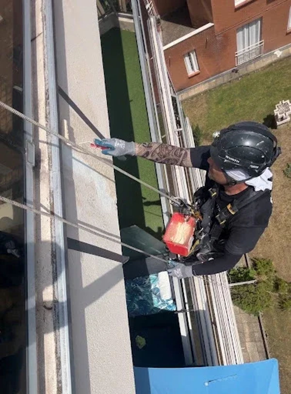 Remise en peinture de nez de balcon par cordistes à Bonneuil-sur-Marne — Python Hauteur