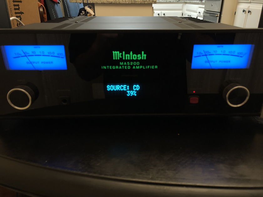 McIntosh Ma-5200 2 Channel Integrated