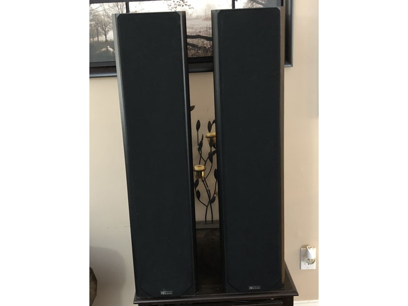 Axiom Audio M-80 v2 (PAIR 2 speakers L and R) Preowned Almost Immaculate