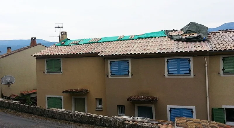 Pose de plaques sous tuiles (PST) sur charpente existante à La Tour-sur-Tinée — photo 4 sur 10 — CEG TOITURE
