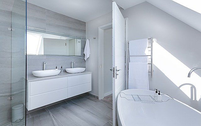  Varese
- modern-minimalist-bathroom-3115450_640.jpg