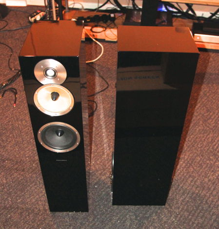 B&W (Bowers & Wilkins) CM7 Loudspeakers  (2)