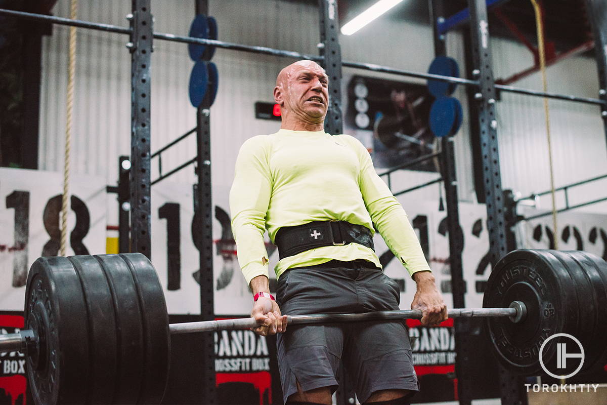 WBCM Deadlifting With Mixed Grip WBCM Deadlifting With Mixed Grip