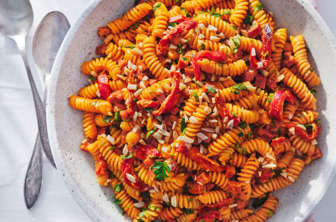 Salade de pâtes au chorizo, sauce romesco