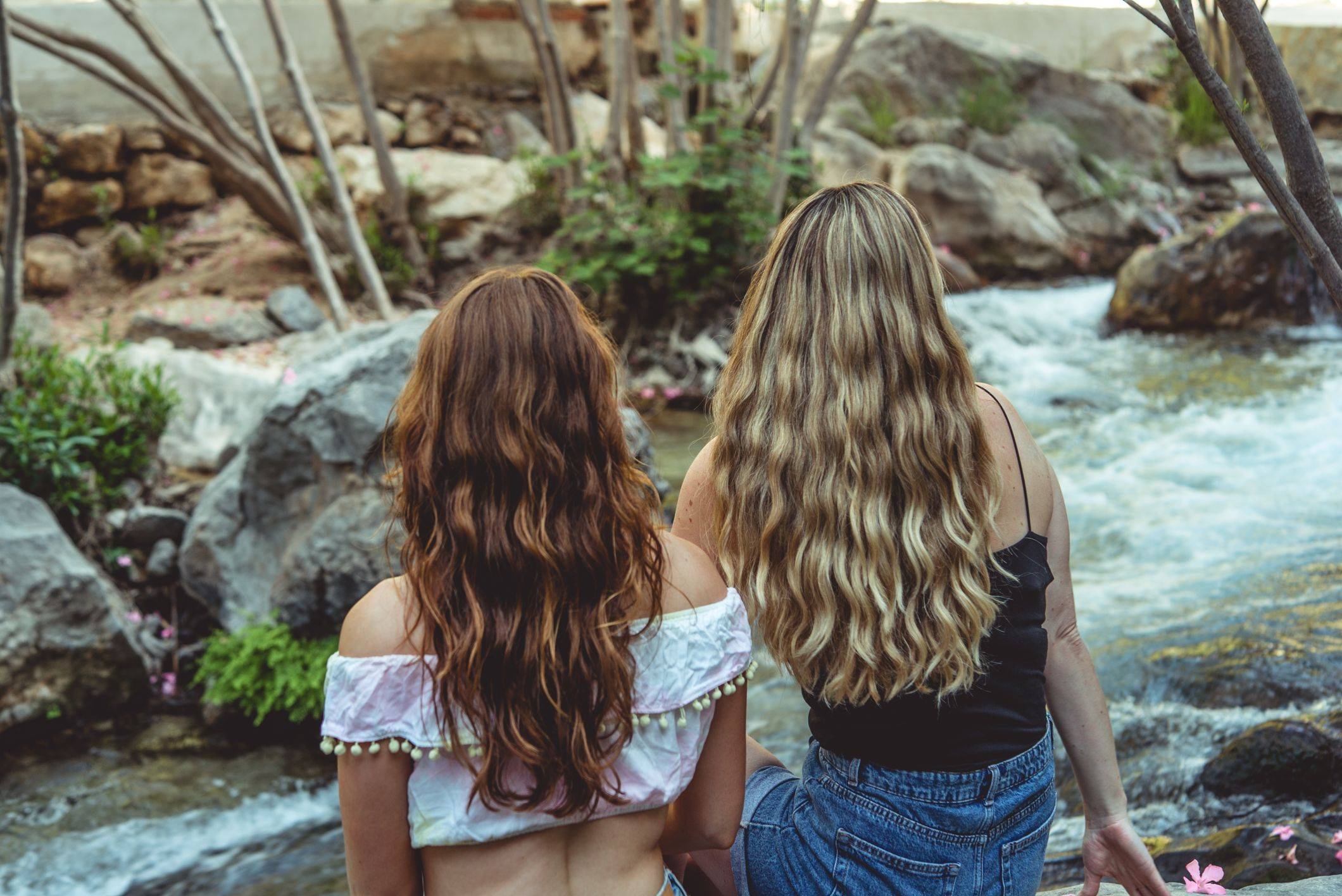 Picture of girls with wavy hair sitting