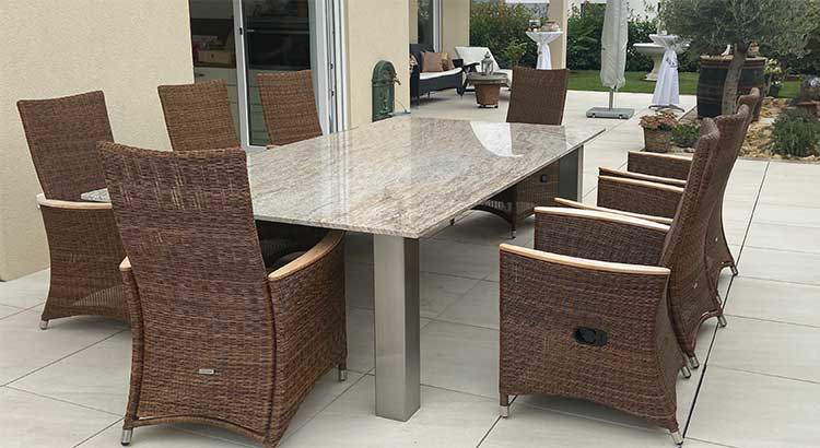 Gartentisch mit Nero Asolutto