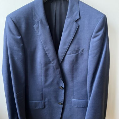 Schöner Anzug der Marke Hugo Boss in blau!