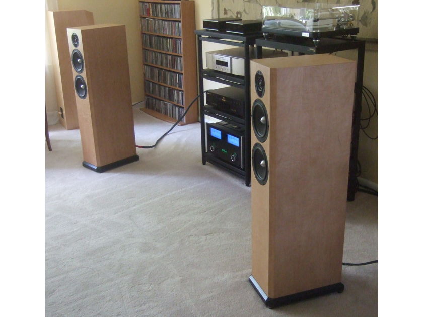 Clearwave Loudspeaker Design Minuet M72 2.5-Way Floorstanders w/Scanspeak Illuminator Tweeters