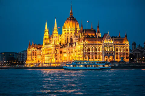 Evening and Daytime Sightseeing Cruise With Welcome Drink