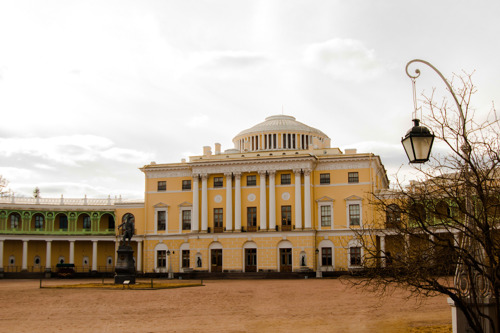 Индивидуальная экскурсия в Павловск на минивене 