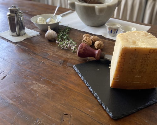 Cooking classes Manarola: Make Ligurian Focaccia and Classic Walnut Sauce