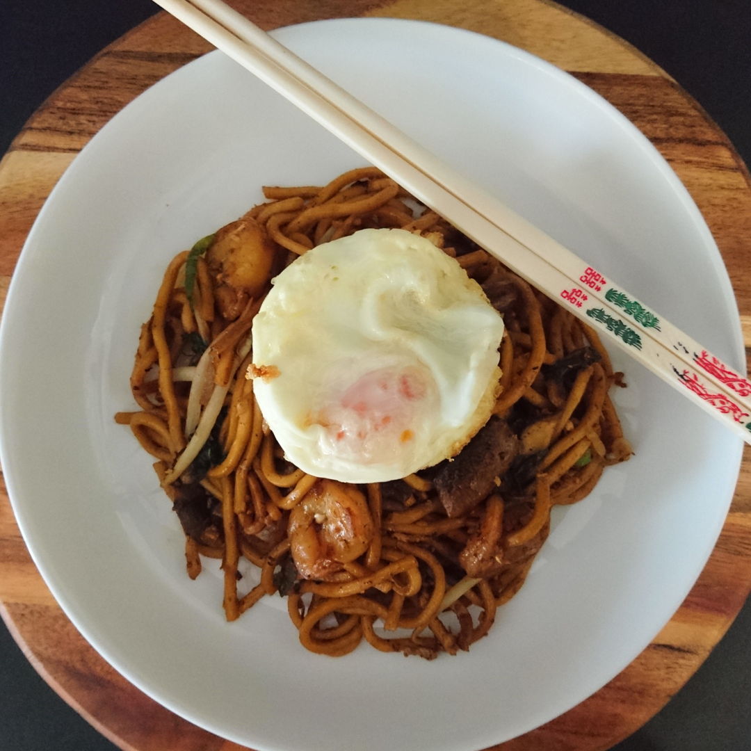 Date: 29 Nov 2019 (Fri)
40th Main: Mie Goreng Indonesia (Indonesian Fried Noodles) – Adien Recipe [124] [123.2%] [Score: 9.8]
I had already prepared Mie Goreng Indonesia before [12 Oct 2019 (Sat)], but that recipe was from Seonkyoung Longest from Indonesia. So, to differentiate this dish I’m going to call it Mie Goreng Indonesia – Adien Recipe. Thank you, Adien for the recipe.