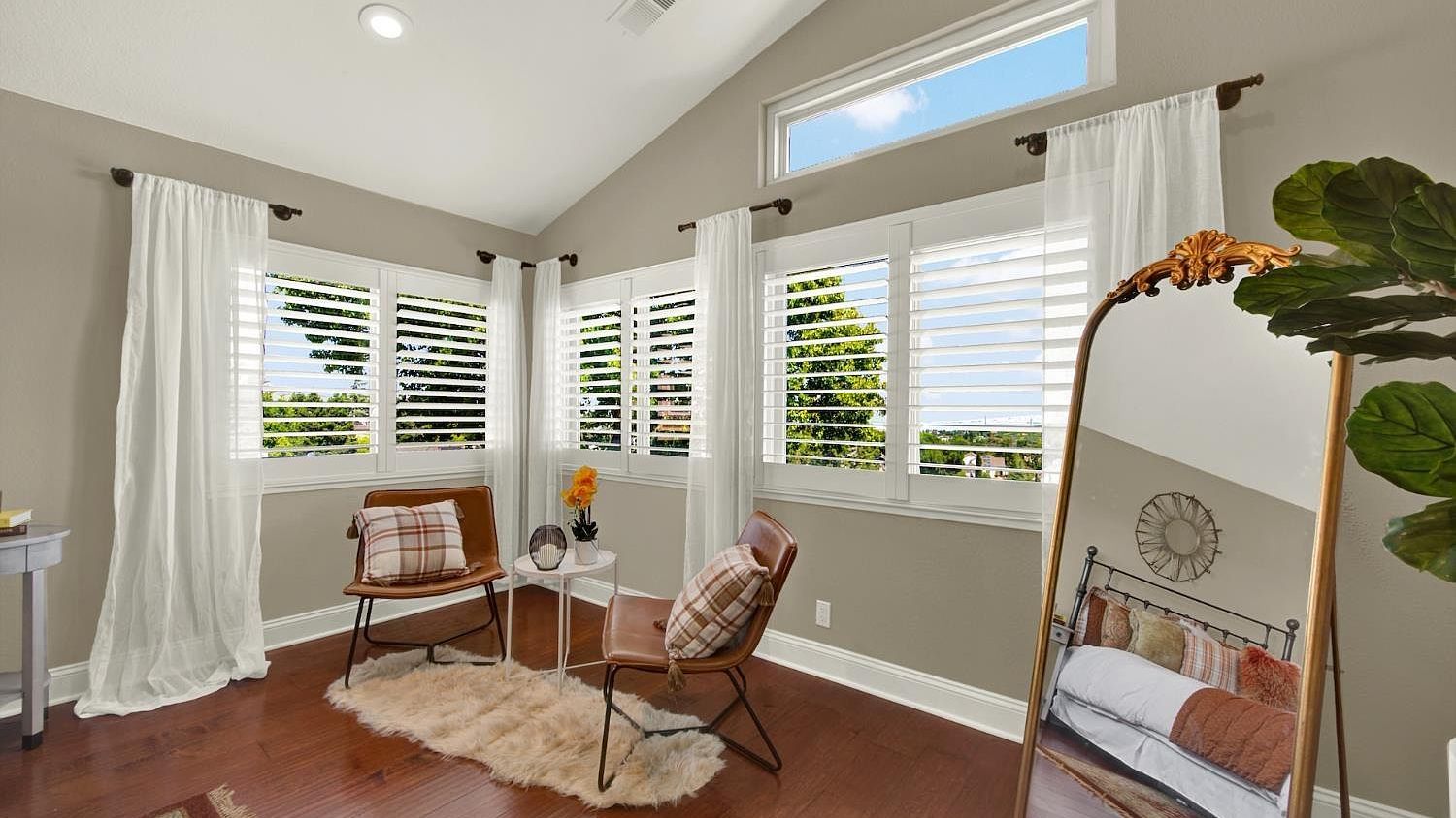 Slideshow image