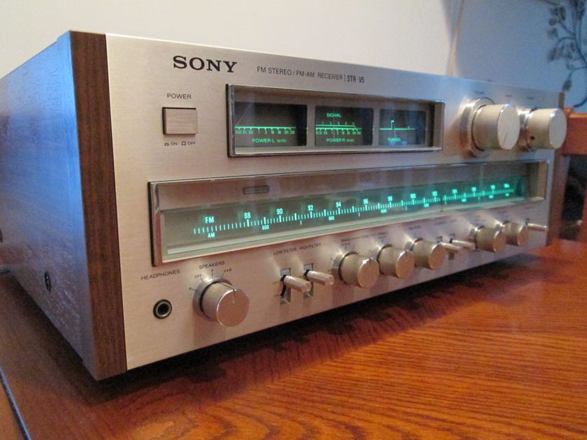 Sony  STR-V5 Vintage Stereo Receiver, 1 Owner, Excellent Condition