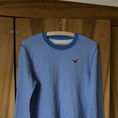 blau weiß Gestreifter Pullover