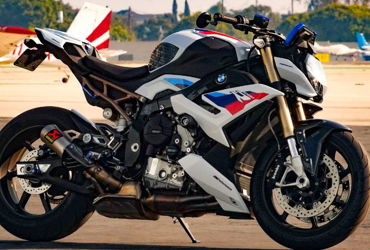 2022 BMW S 1000 R motorcycle for rent near Los Angeles, CA