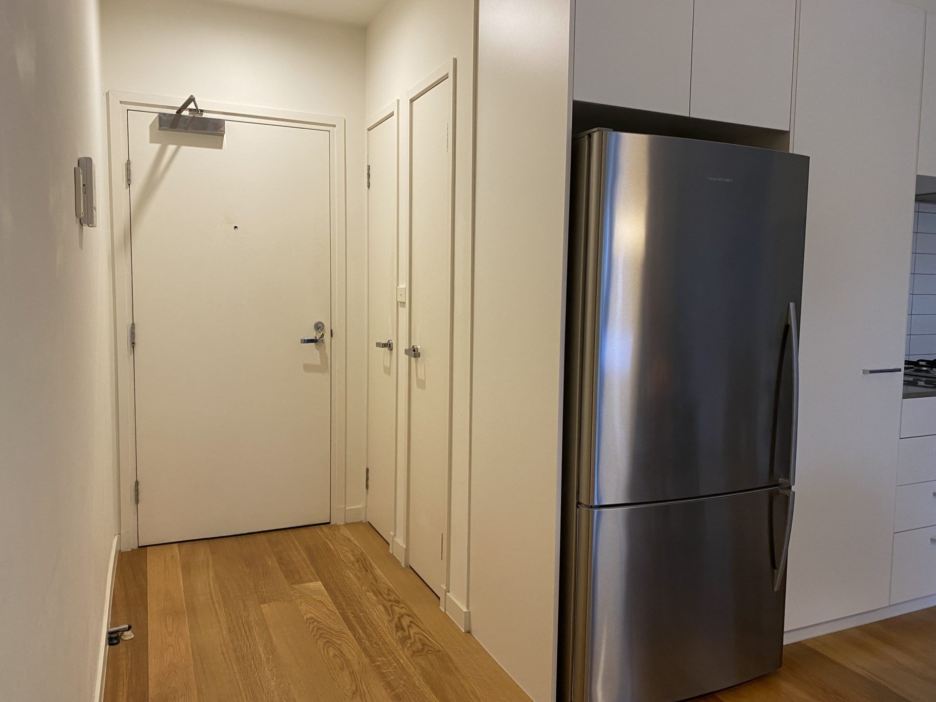 FOR LEASE Impeccably Presented and Beautifully Spaced Bayside Residence with Oversized Terrace- Port Melbourne - Image 4