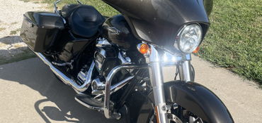 2021 HARLEY-DAVIDSON STREET GLIDE motorcycle for rent near Wellsville , KS