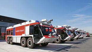 bester geburtstagde flughafen frankfurt am main fraport rollbahn feuerwehr