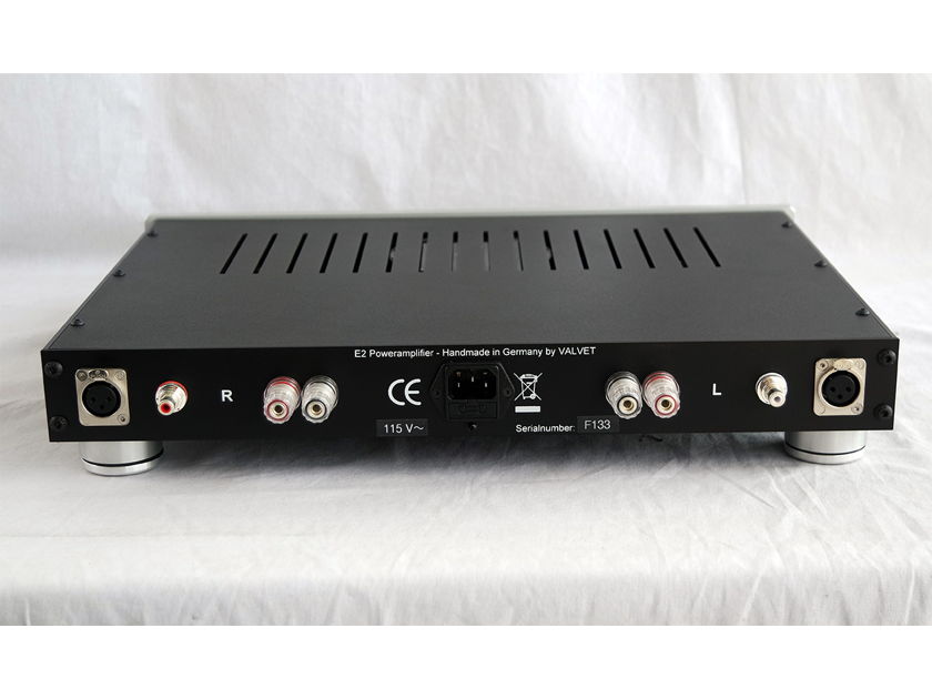 Valvet E2 single-ended Class-A  amplifier in black - CLEARANCE SALE