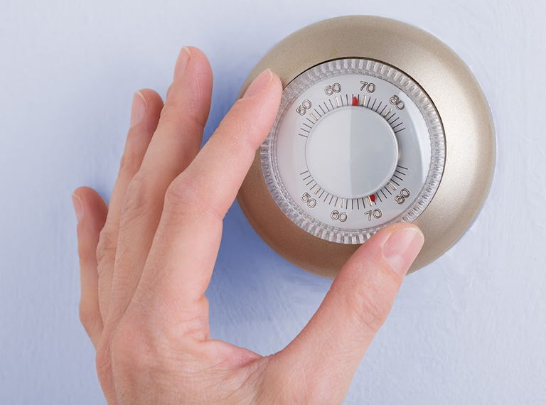 The history of thermostats began with dial thermostat