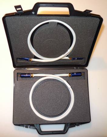 AR Sound Lunar RCA pair, 1m, packed within a foamed PP mini-suitcase