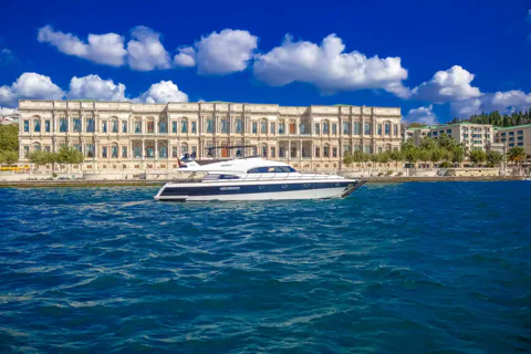 Private Yacht rental in Istanbul: Premium class