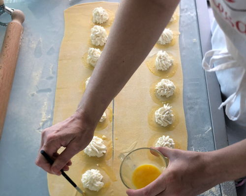 Corsi di cucina Ragusa: Tradizioni di famiglia di Ragusa: ravioli e cassata