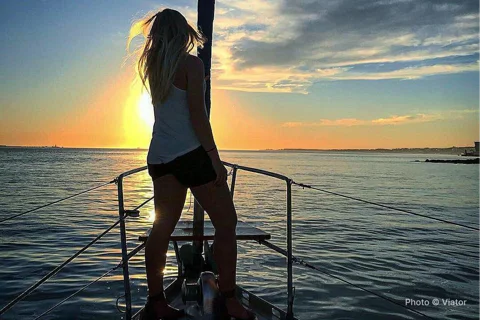 Sunset and Wine Sailing Tour