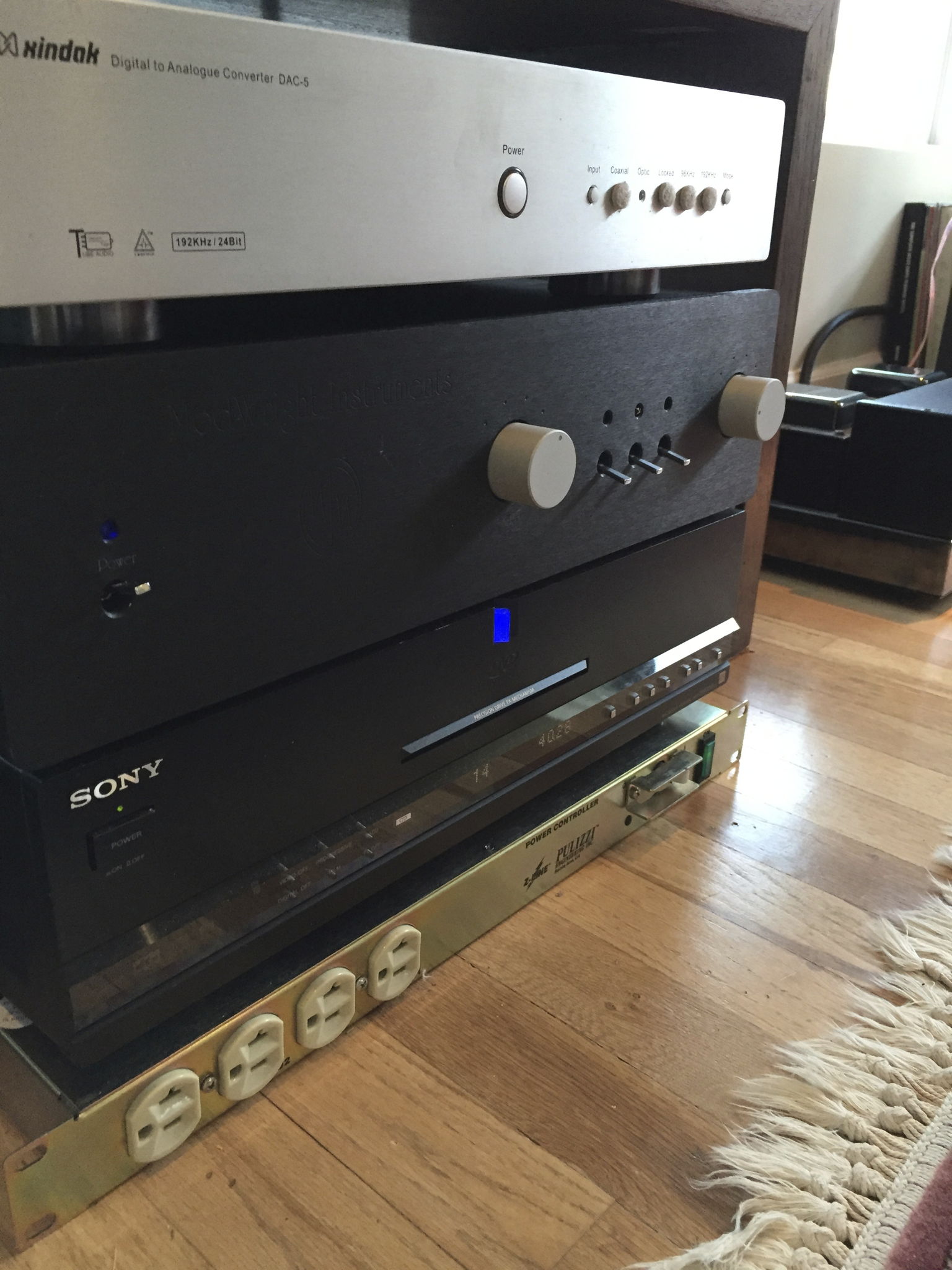 ModWright Preamp / Sony ES9000 / Xindak tube DAC