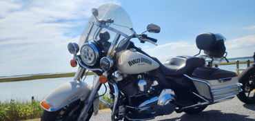 2016 HARLEY-DAVIDSON TOURING ROAD KING (TWO TONE) motorcycle for rent near CHANTILLY, VA