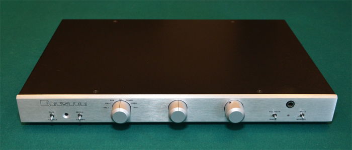 BRYSTON BP-25 PRE AMP FRONT VIEW