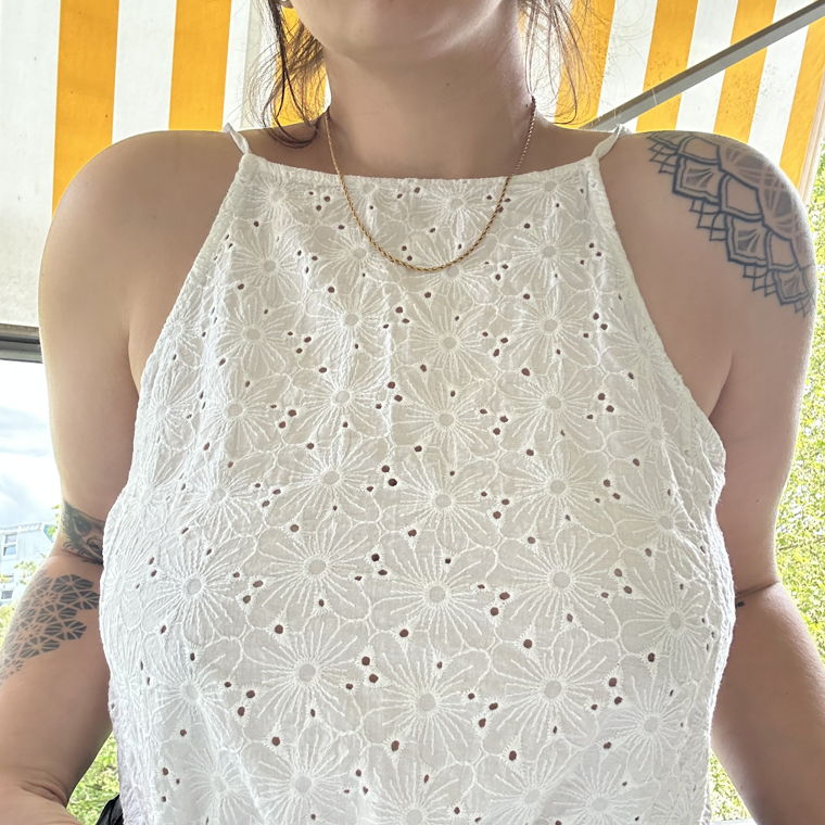 White floral top - open back - Brandy Melville