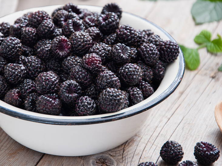 blackberries are safe for dogs