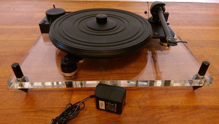 Pro-Ject Perspective High-End Turntable with Original T...
