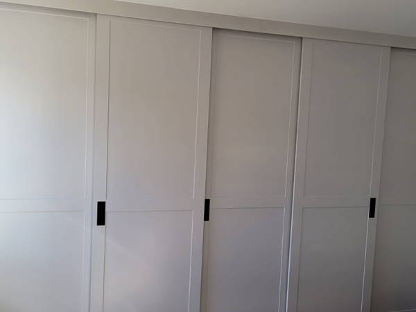 Inbouwkasten op maat, klantproject Houtenmeubelshop